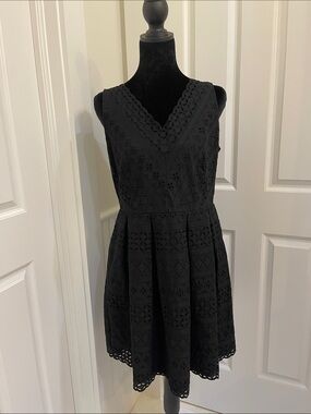 LOFT Black Eyelet Lace V-Neck Dress Size 8P